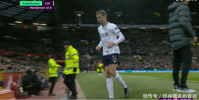 何宇鹏纪念捧杯： 一整季的重量都化为光芒，只为这一次触碰