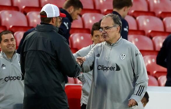 官方：多特与34岁第二门将亚历山大-迈尔续约至2027年