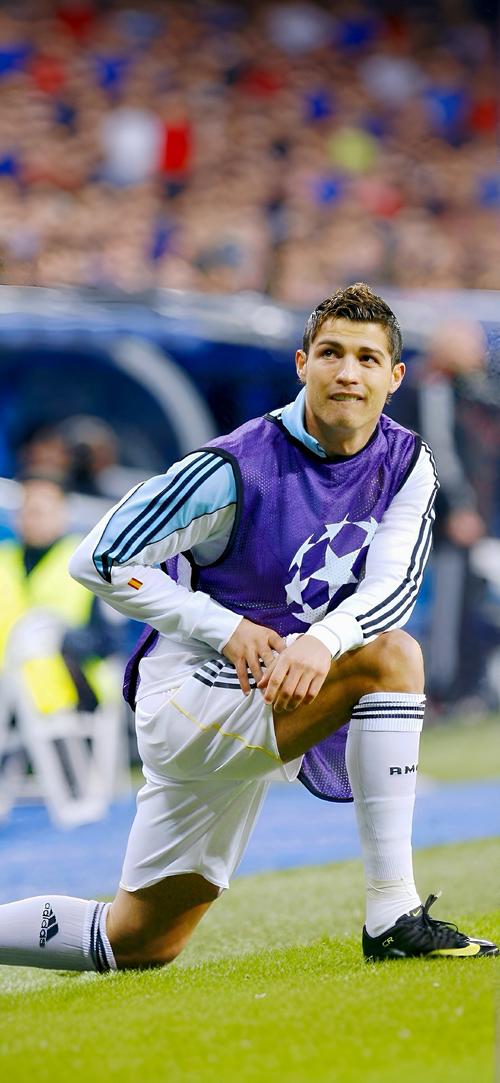 本赛季意甲首胜！紫百合狂胜继续排名垫底，能否就此反弹？（紫百合迎来赛季意甲首胜，大胜仍居榜尾，能否借势反弹？）