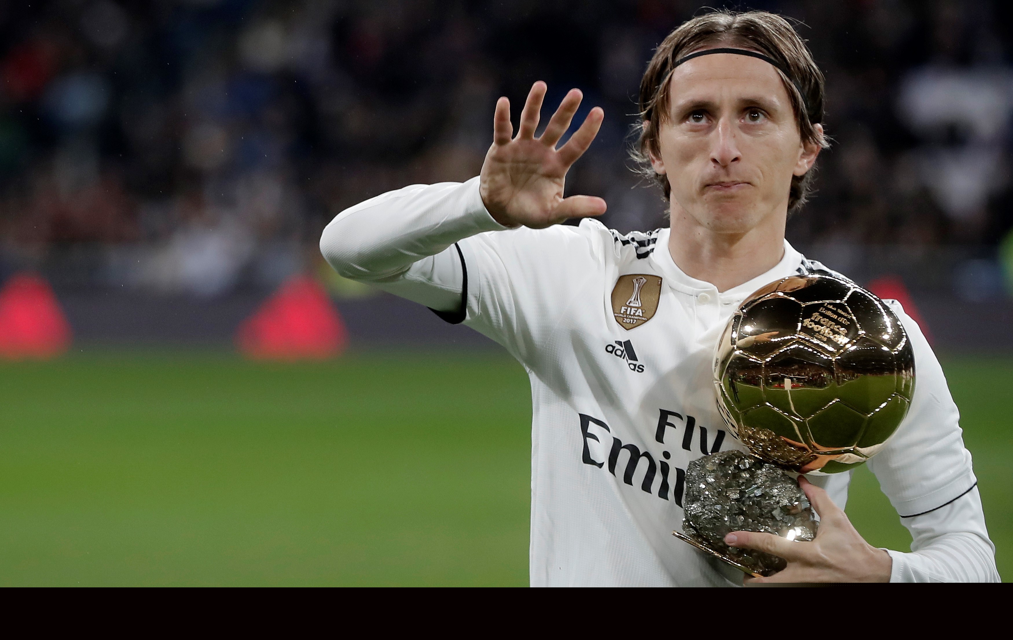 2280万买的恩里克砸手里？斯基拉：国米正找寻邓弗里斯的替补