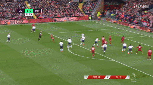 篮球篮网全队配合默契提升